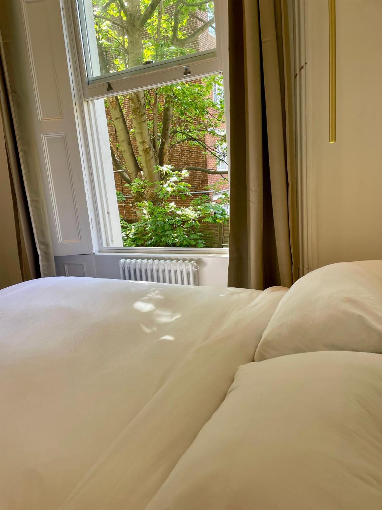 The Location! Holland Park Londra